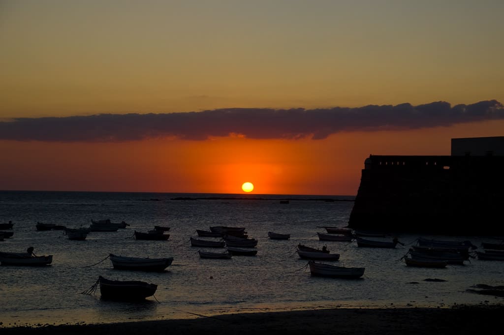 atardecer playa de la caleta