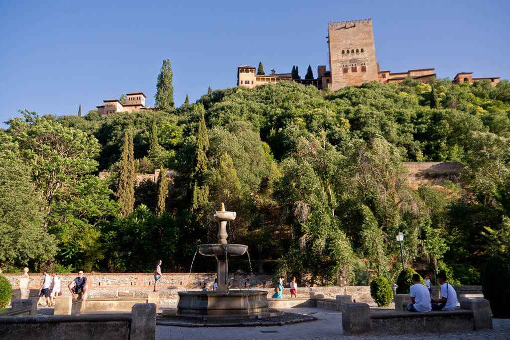 paseo de los tristes granada
