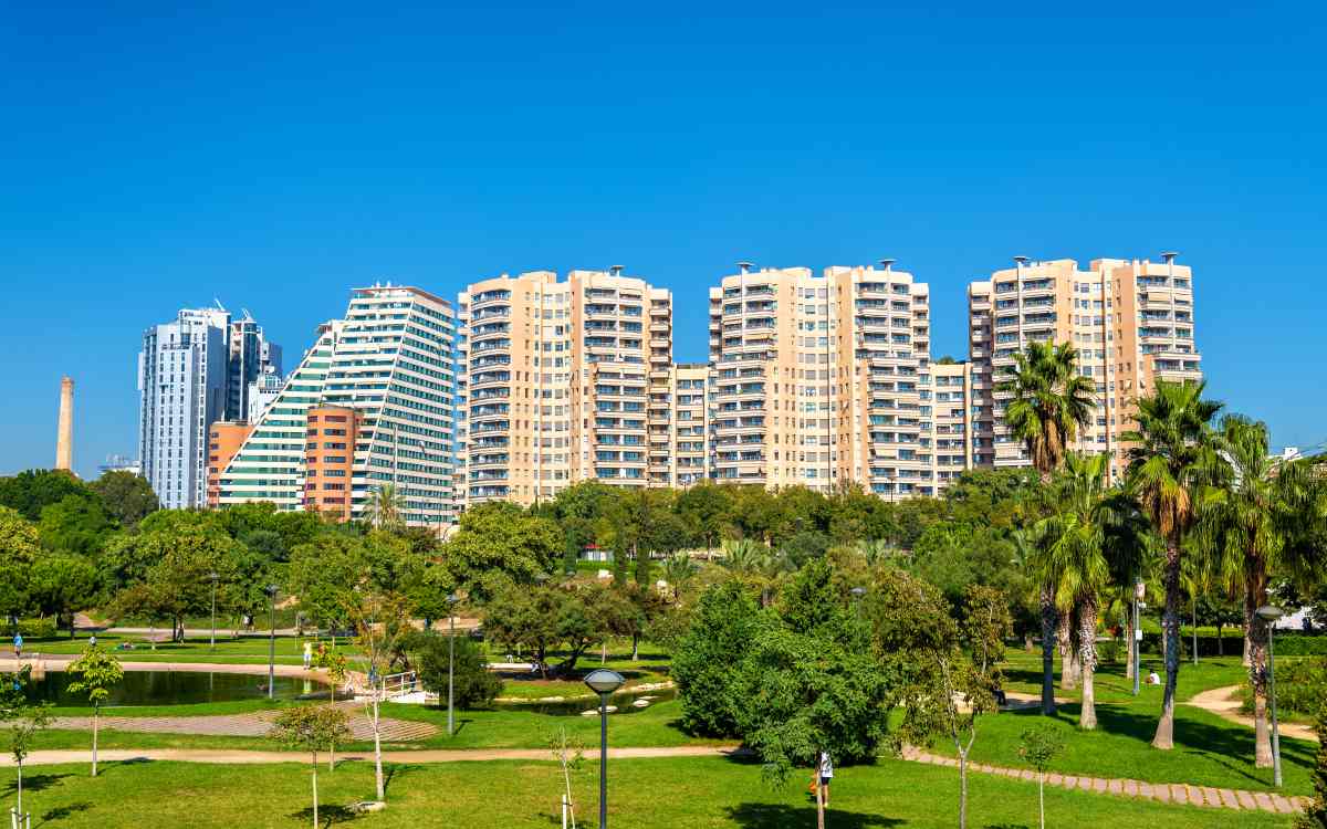 vista-de-los-jardines-del-turia-en-valencia-espana