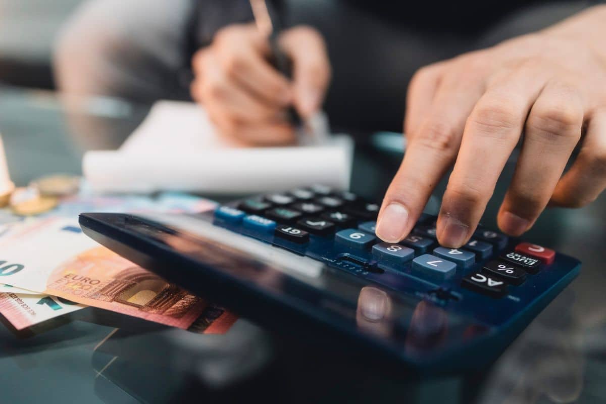 como ahorrar dinero en casa